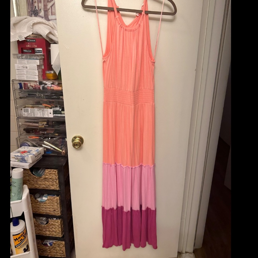 Colorblock maxi dress. New with tags. small